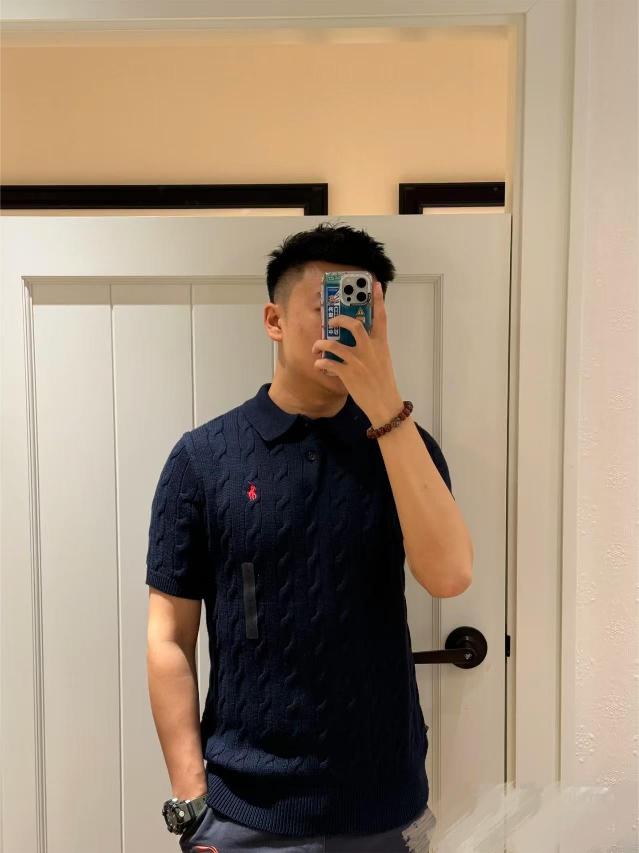 Camisola Elite de Manga Curta – Estilo Intemporal e Conforto Incomparável
